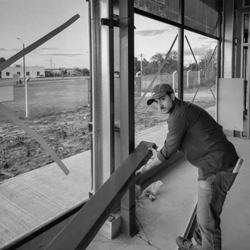 Segundo retrato de Juan Pablo Puletto, arquitecto director de NUDO Arquitectura